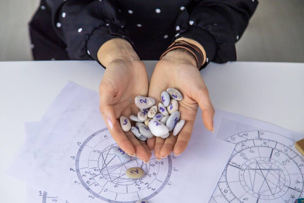 Temmuz 2025’te Satürn-Neptün Kavuşumu: Hayallerin Gerçekle Buluştuğu Kozmik Dönemeç