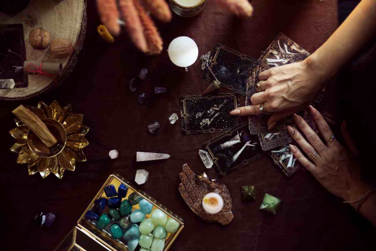 Tarot ve İlişki Analizi: Bu Ay Aşk Ne Söylüyor?